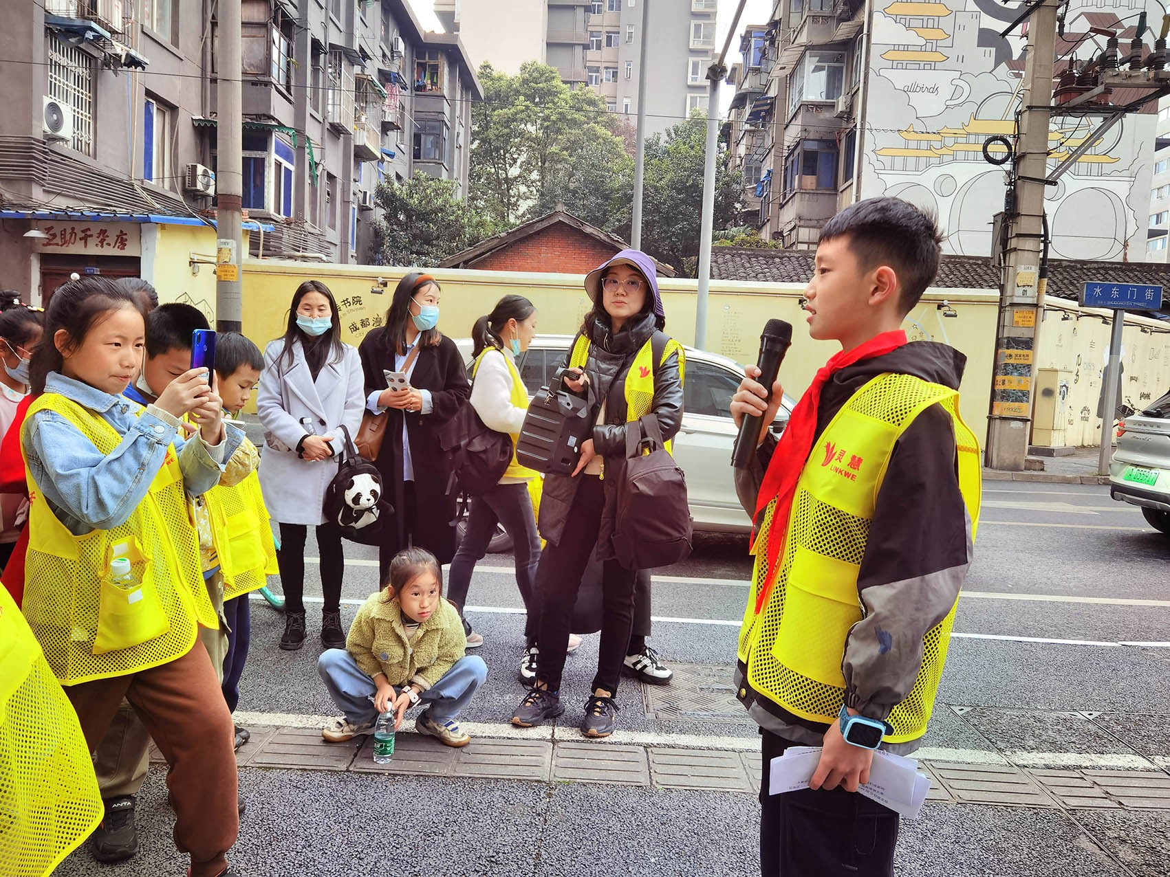 成都市锦江区福字街社区举办快闪公益游览活动