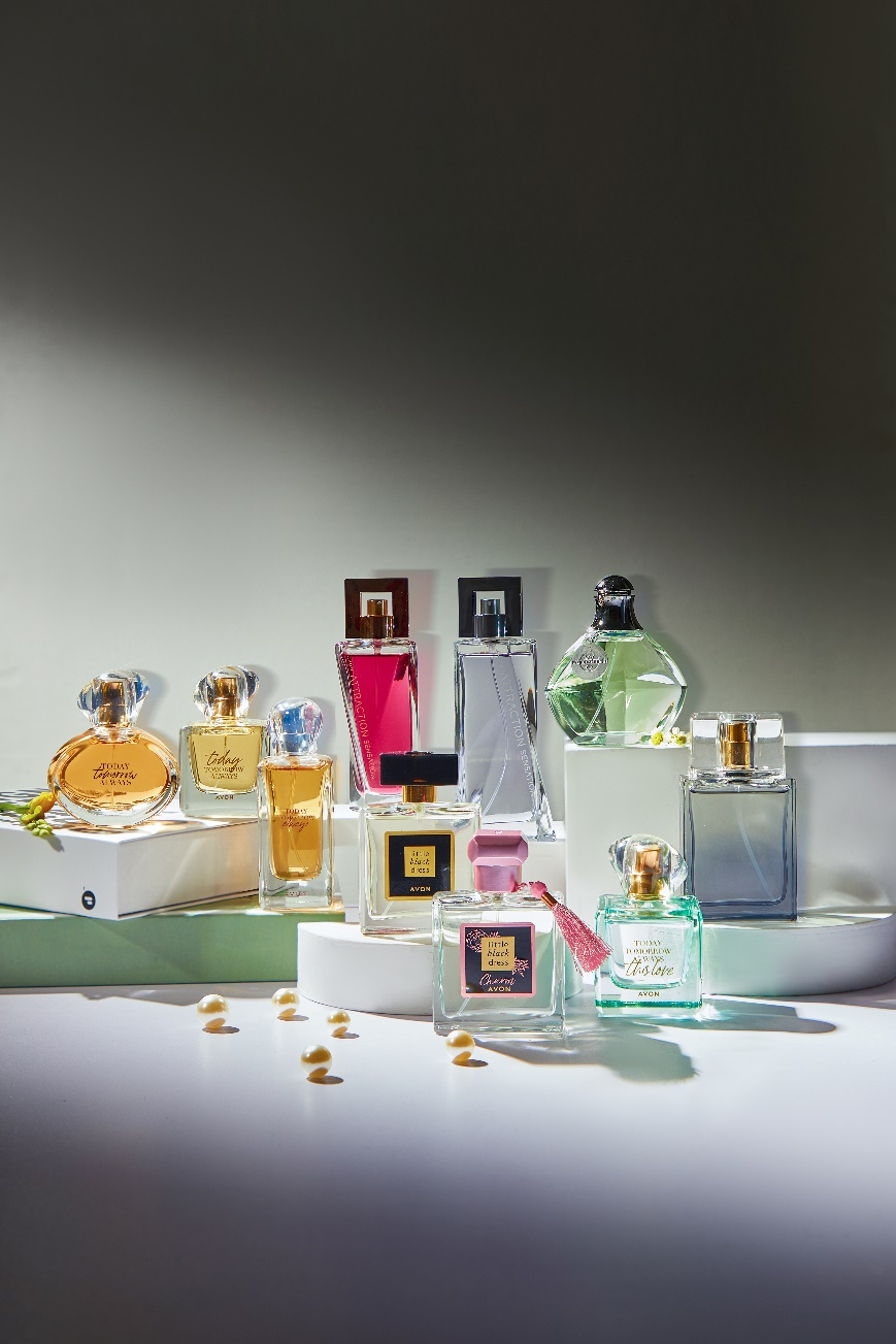 獨特意蘊，致敬百年香氛品牌AVON雅芳香水的每一個瞬間