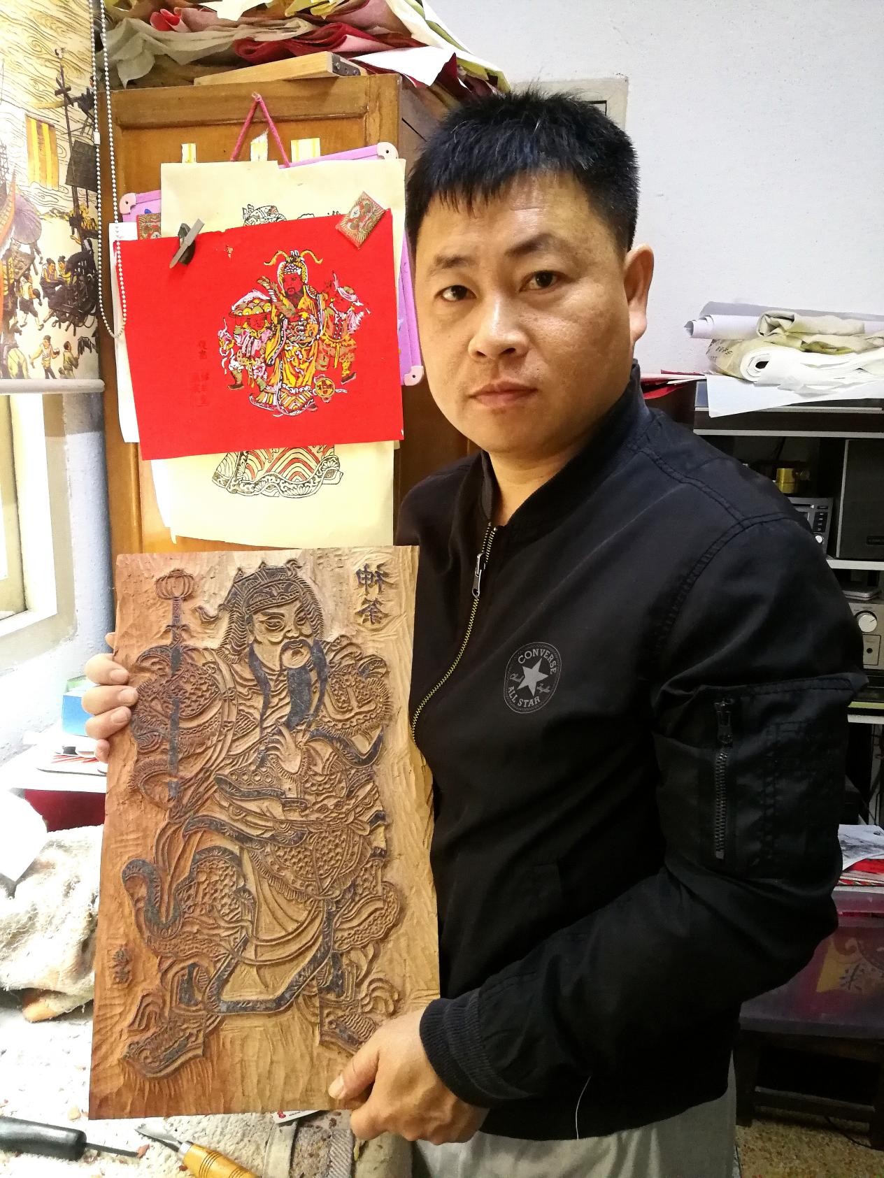 国家级非物质文化遗产项目漳州木版年画省级传承人颜朝俊 