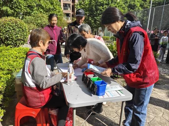 白云区龙归街穗社区举办“垃圾分类宣传全民参与”活动