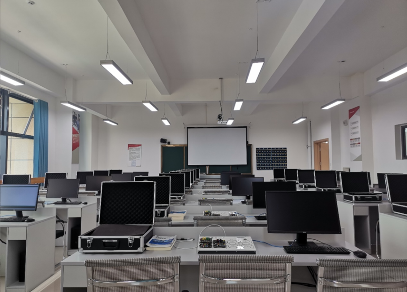 欢迎报考南充科技职业学院电子信息学院 (中国高科产业学院) 